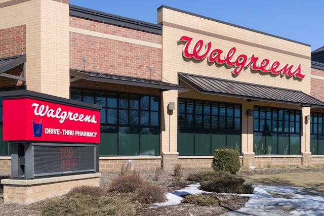 Walgreens closing more VillageMD locations: ©Wolterke - stock.adobe.com