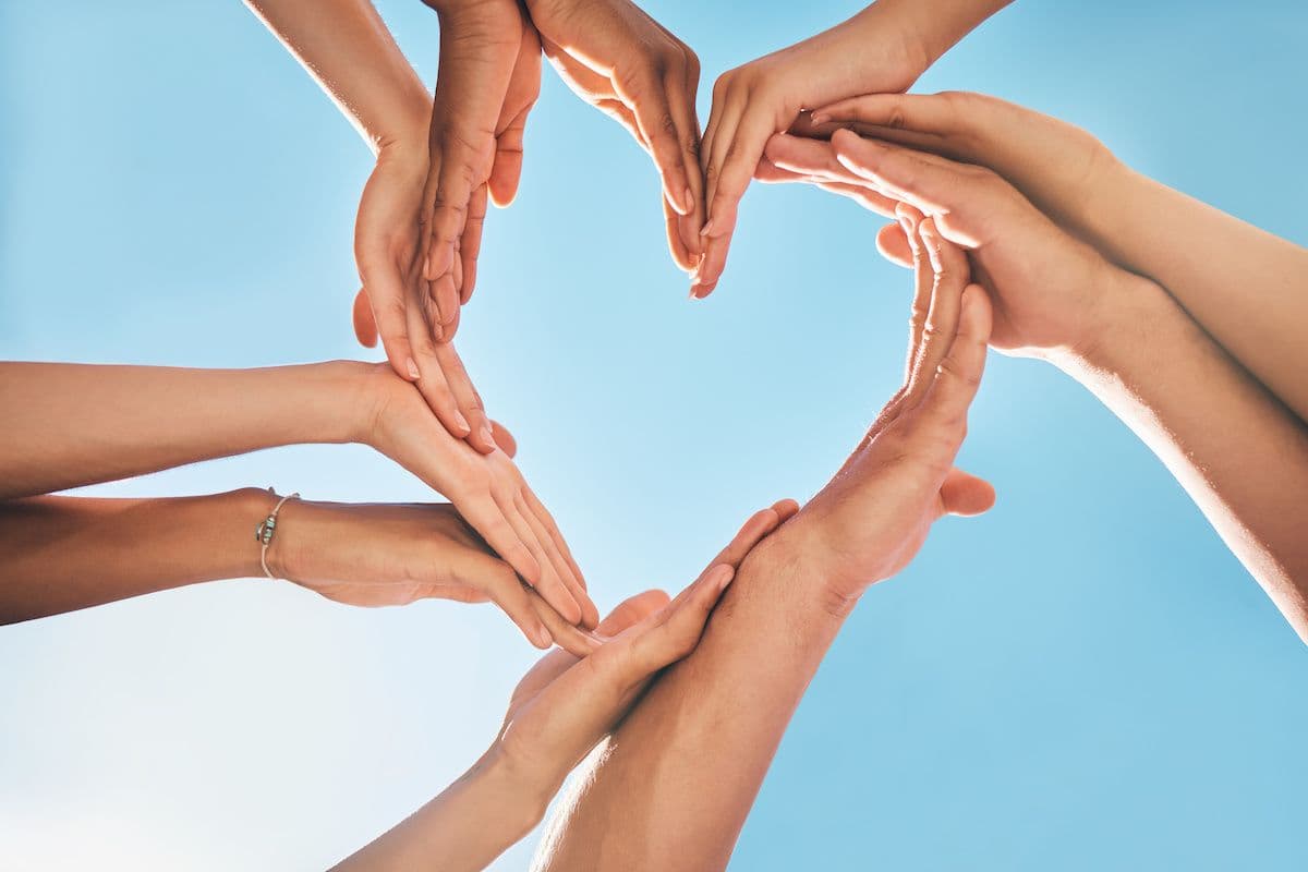 hands heart shape: © J Bettencourt/peopleimages.com - stock.adobe.com