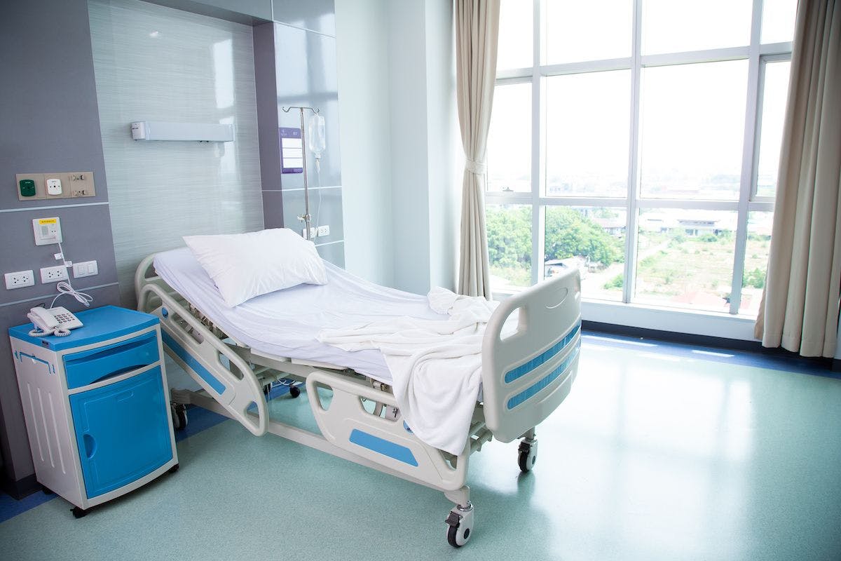 hospital room: © NVB Stocker - stock.adobe.com